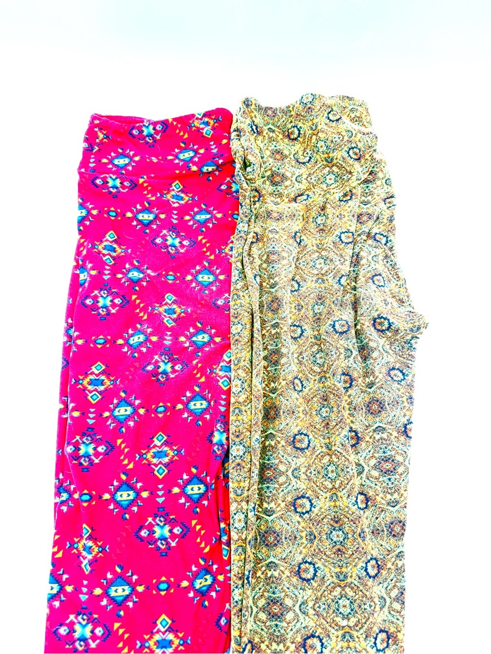 Pair of LuLaRoe Tall & Curvy Leggings Green Paisley & Pink (CWB0001)